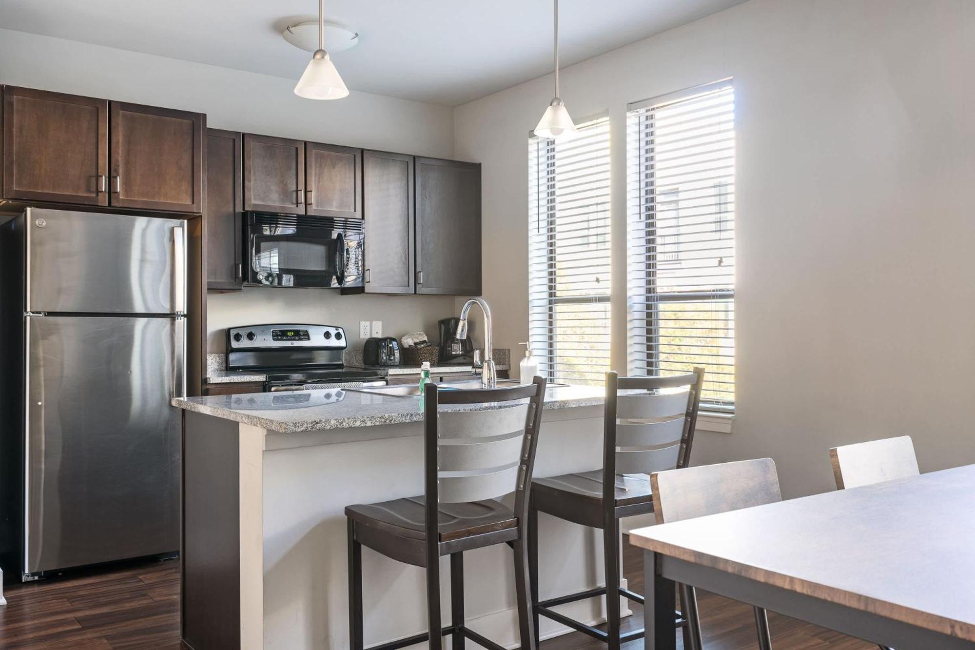 Free Parking Gym & Pool Downtown At Cityway Apartamento