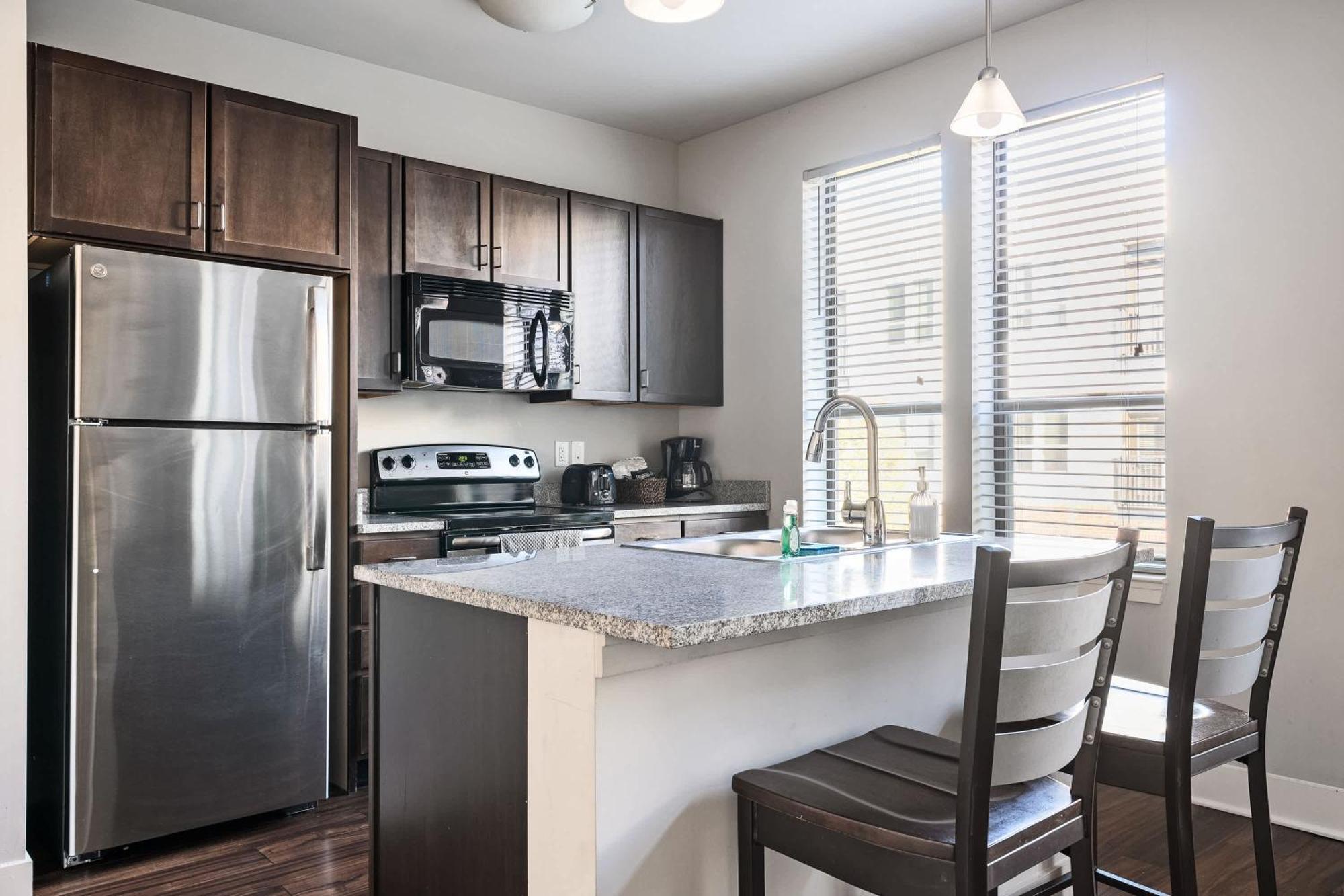 Free Parking Gym & Pool Downtown At Cityway Apartamento