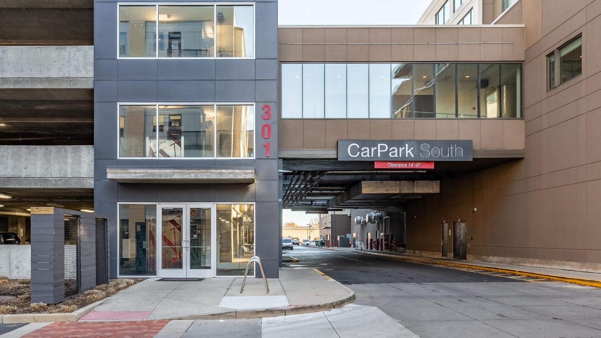 Free Parking Gym & Pool Downtown At Cityway *
